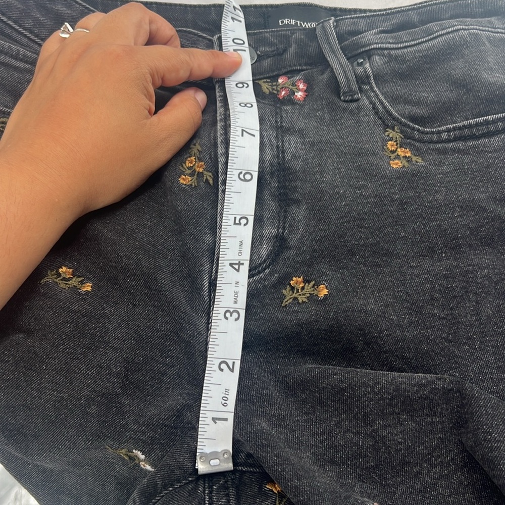 Driftwood Giselle Floral Embroidered Jeans- 28 - Picture 7 of 11
